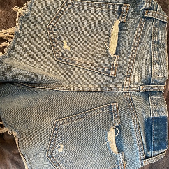 HIGH WAISTED SHORTS - Picture 3 of 3